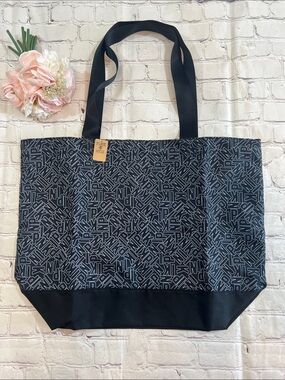 NWT VS PINK Black Duffle Bag